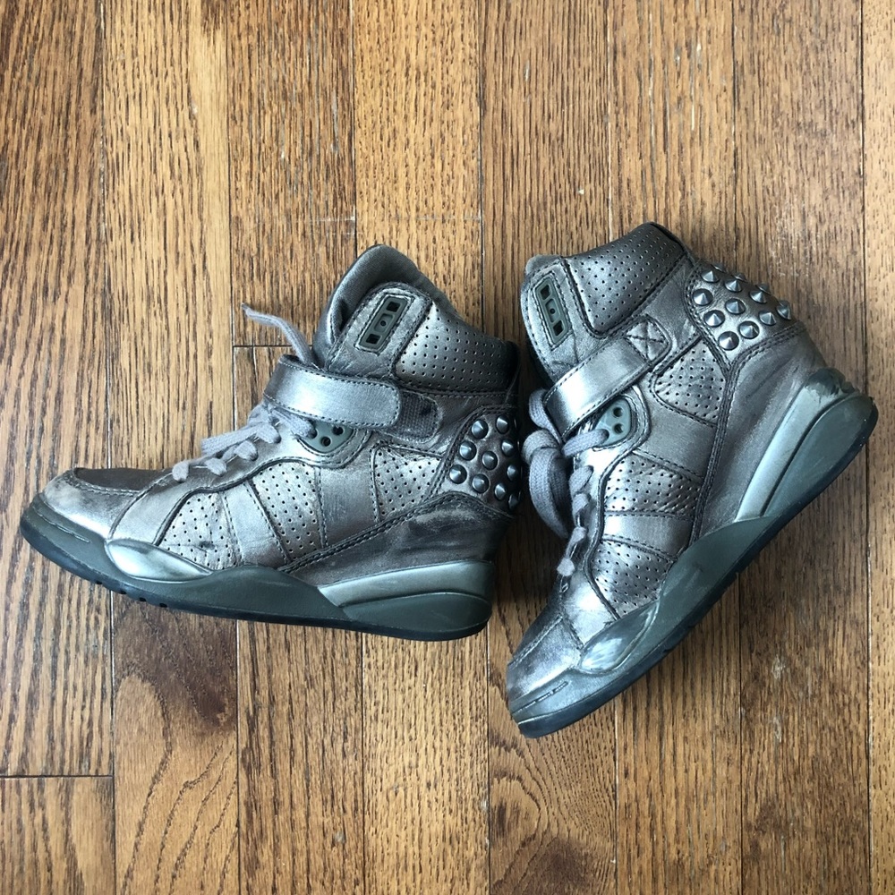 ASH kids wedge snickers